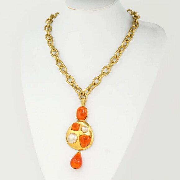 CHANEL Pearl Orange Gripoix Stone Teardrop Necklace 35" Gold Tone 93P Auth w/Box - Picture 2 of 9